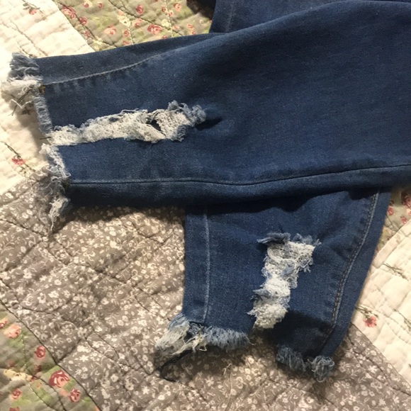 Super Comfy Plus Size Distressed Jeans - Picture 11 of 11